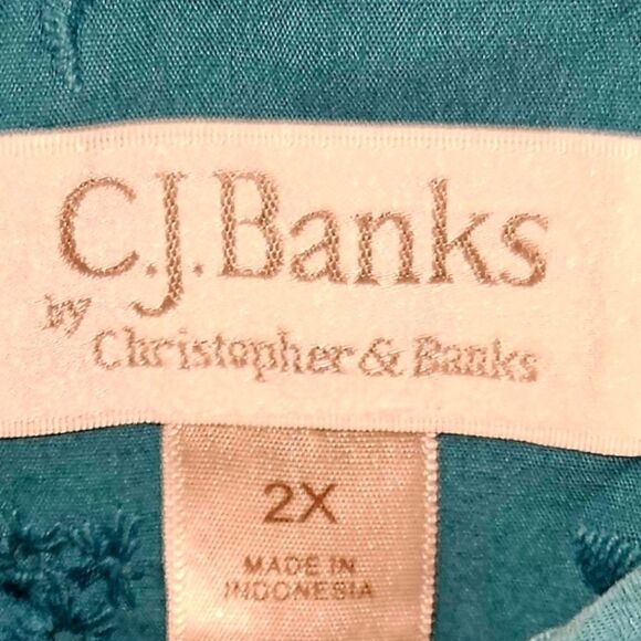 CJ BANKS Plus Size Teal/Green Short Sleeve Open Knit blouse. - Picture 8 of 15